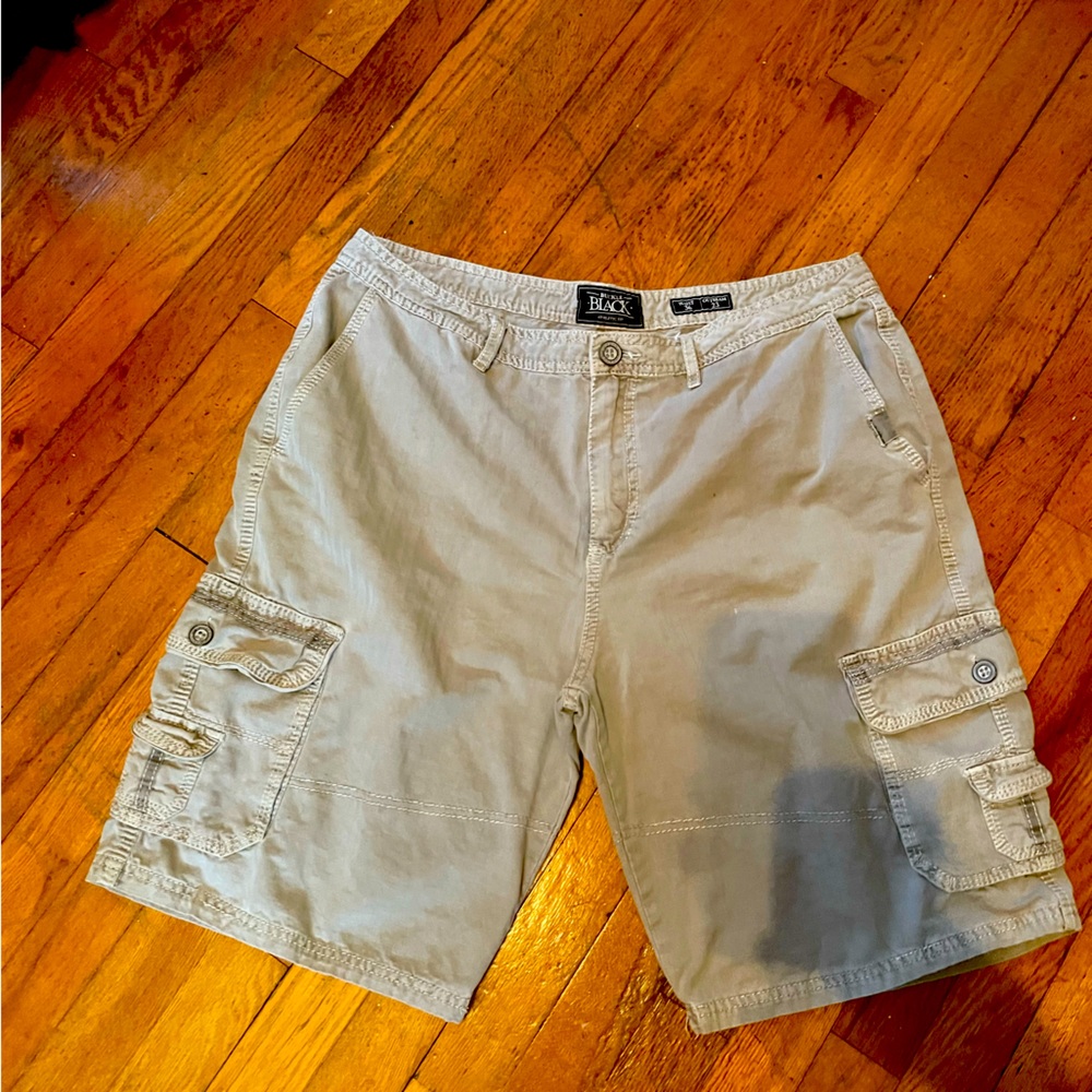 Buckle Black - Khaki Cargo Shorts. Size 36 (Large).